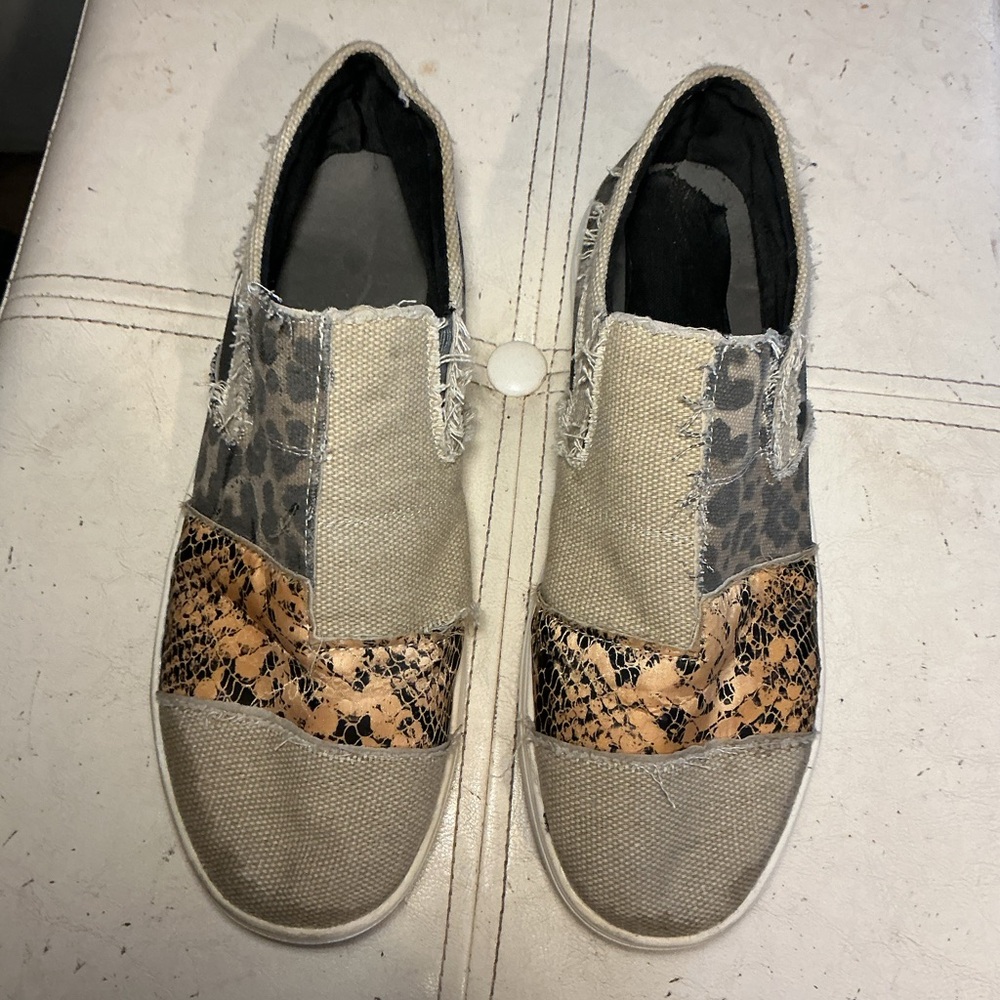 Slip-On Athletic Sneakers in Beige with Animal Print